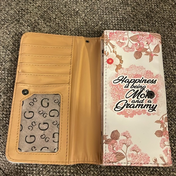 Brand new “Happiness is being a Mom and a Grammy “ womens wallet - Picture 2 of 3